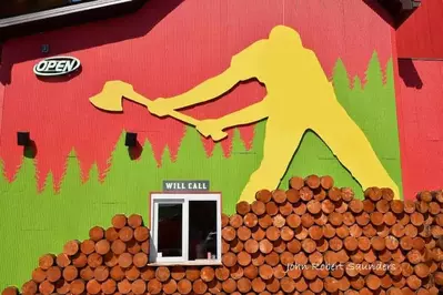 lumberjack feud in pigeon forge