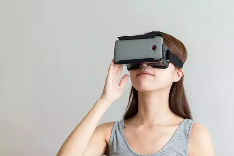 Virtual Reality Glasses