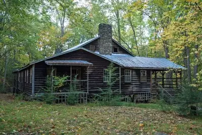 Abandoned building in Elkmont