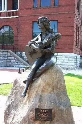 Dolly Parton statue at the Sevier County Court House.