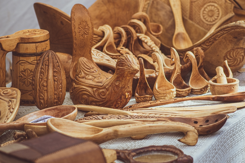 Selling,Handmade,Wooden,Tools,And,Objects,In,A,Folk,Arts
