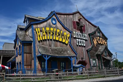 Hatfield & McCoy Dinner Feud in Pigeon Forge