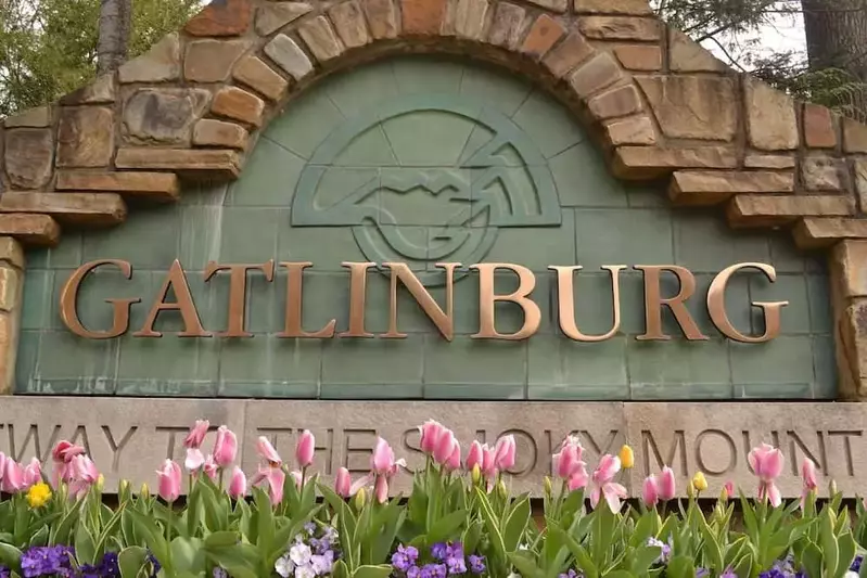 Gatlinburg sign with flowers