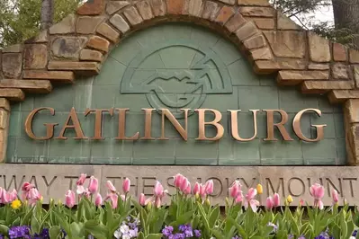 Gatlinburg sign with flowers