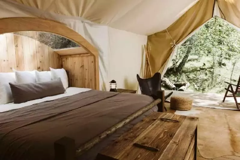 under canvas glamping