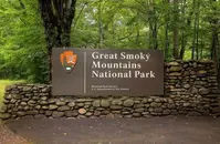 great smoky mountains national park sign