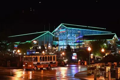 Ripley's Aquarium at night