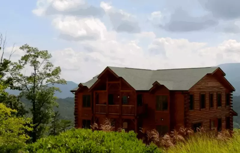 large group cabin in the smoky mountains