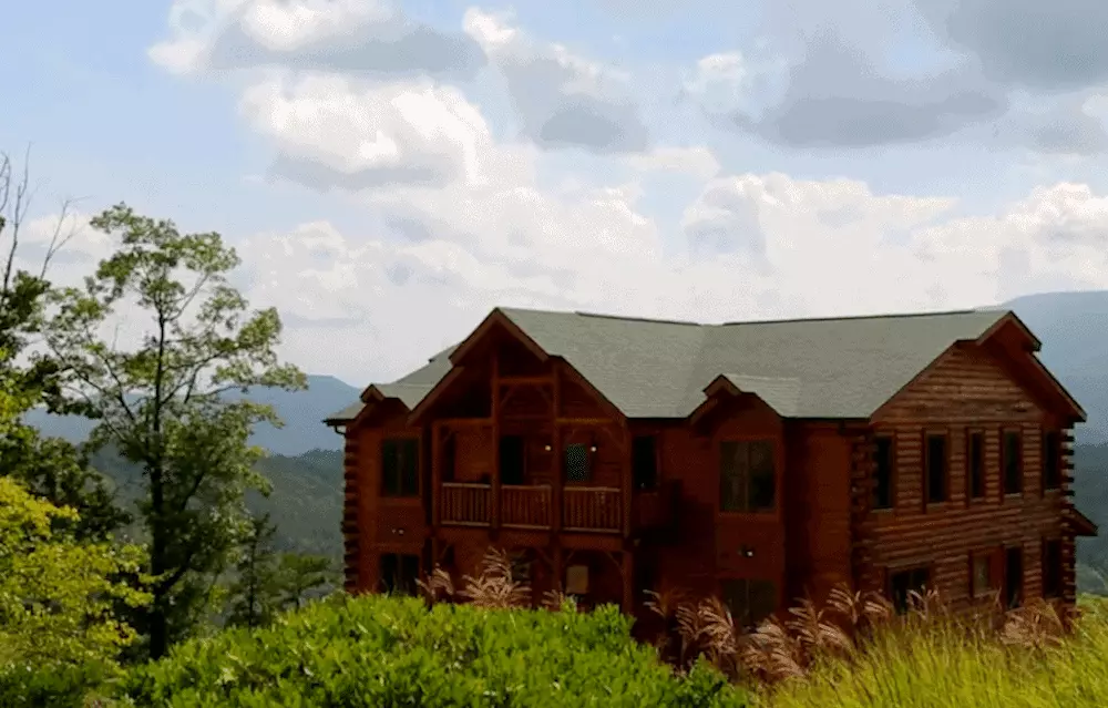 large group cabin in the smoky mountains