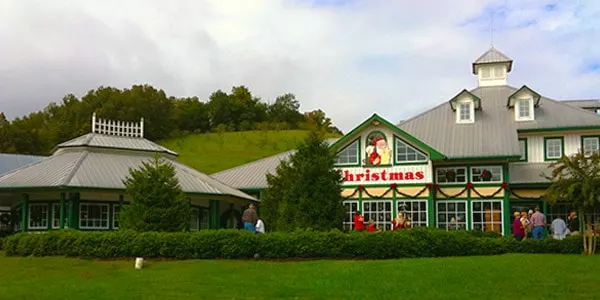 Christmas and Candle Shop at The Apple Barn