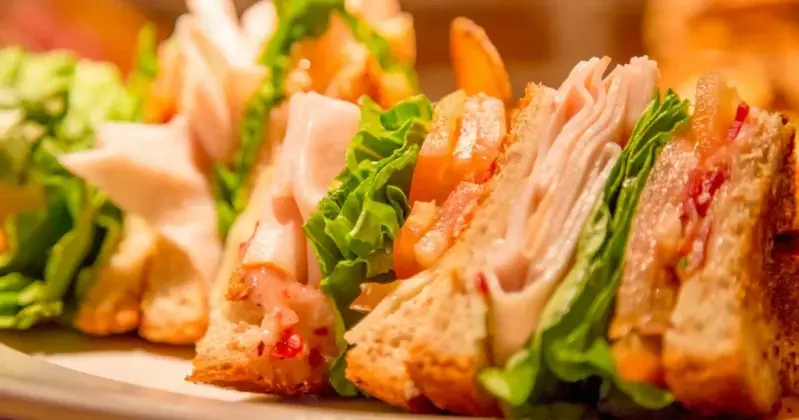 Holston's Kitchen