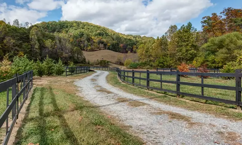 4 Points Farm