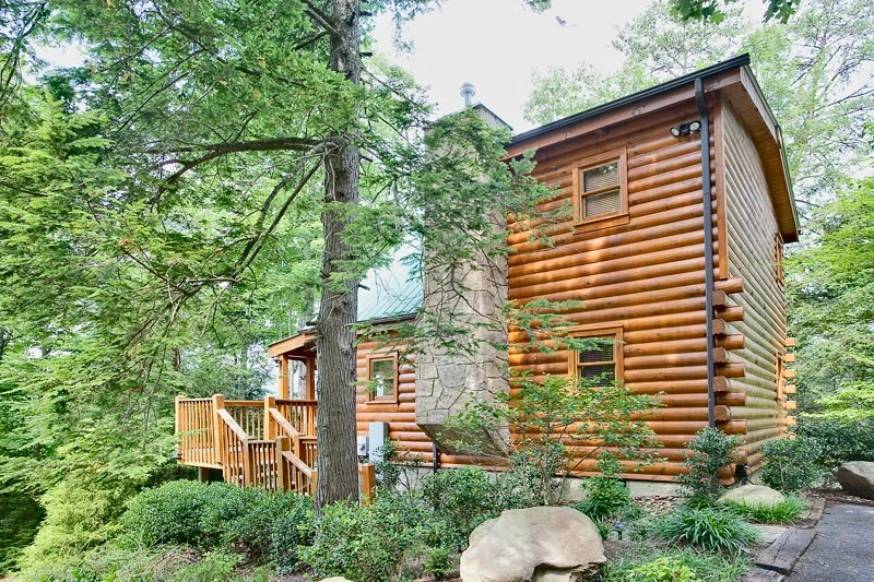 "Sticks and Stones" Pigeon Forge Cabin Rental 1 bedroom