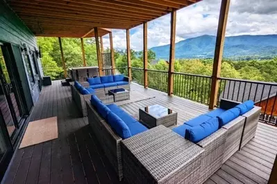 Sky Lodge @Teaberry Mountain