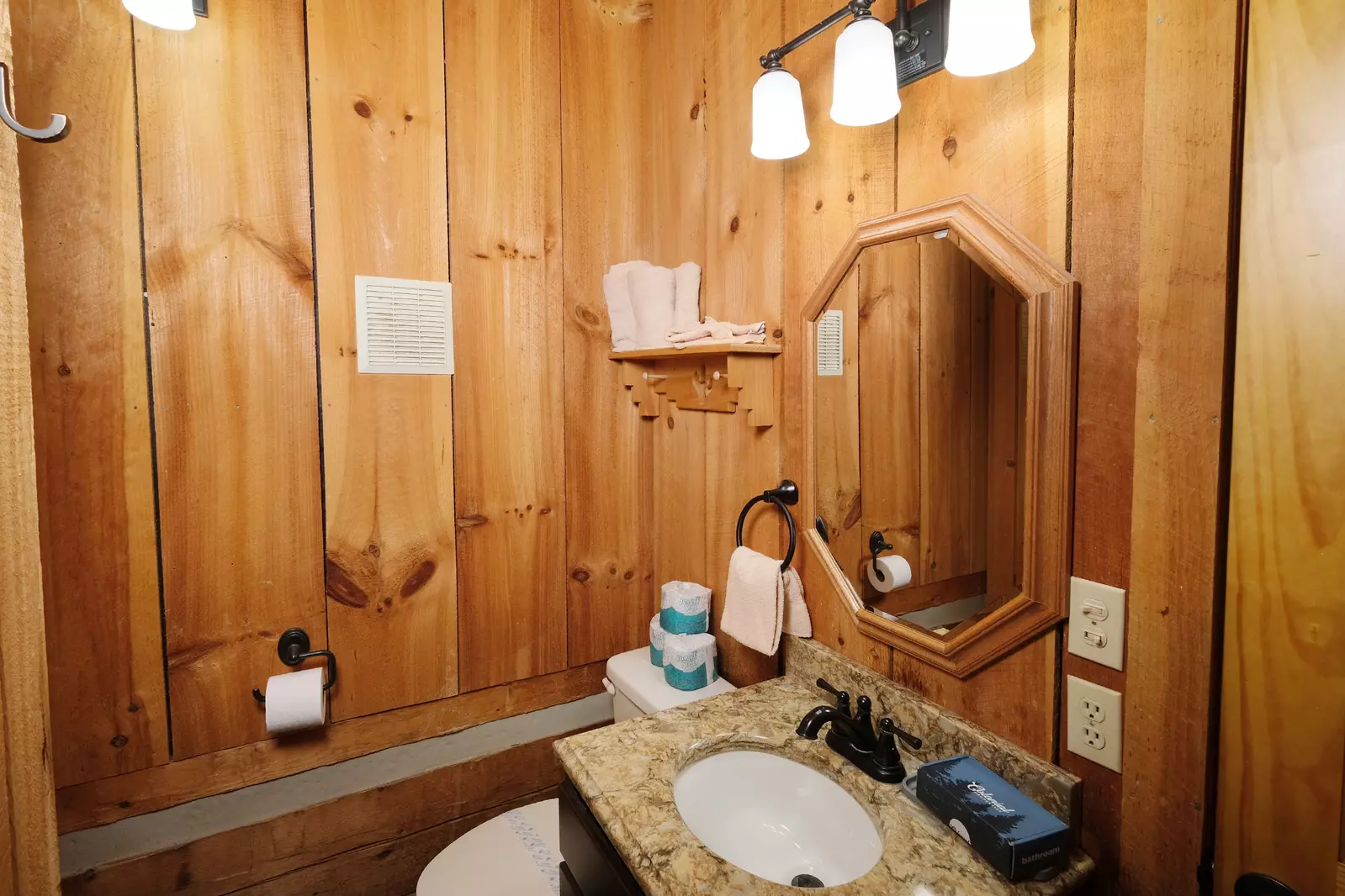 Bluff Mountain Hideaway