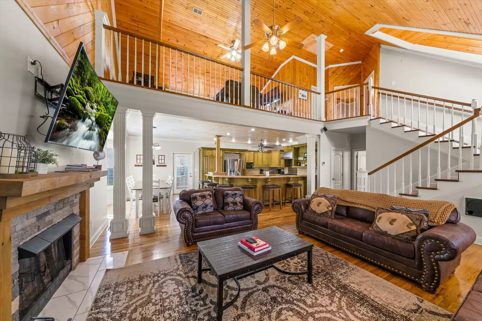 Cloud View Manor