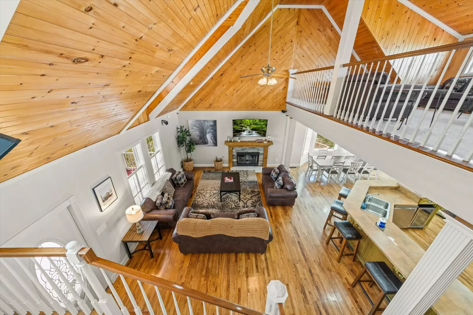 Cloud View Manor