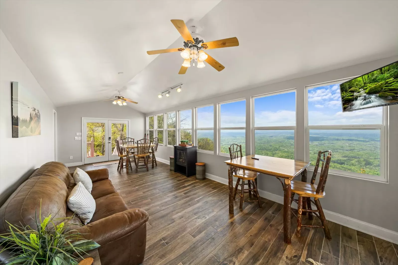 Cloud View Manor