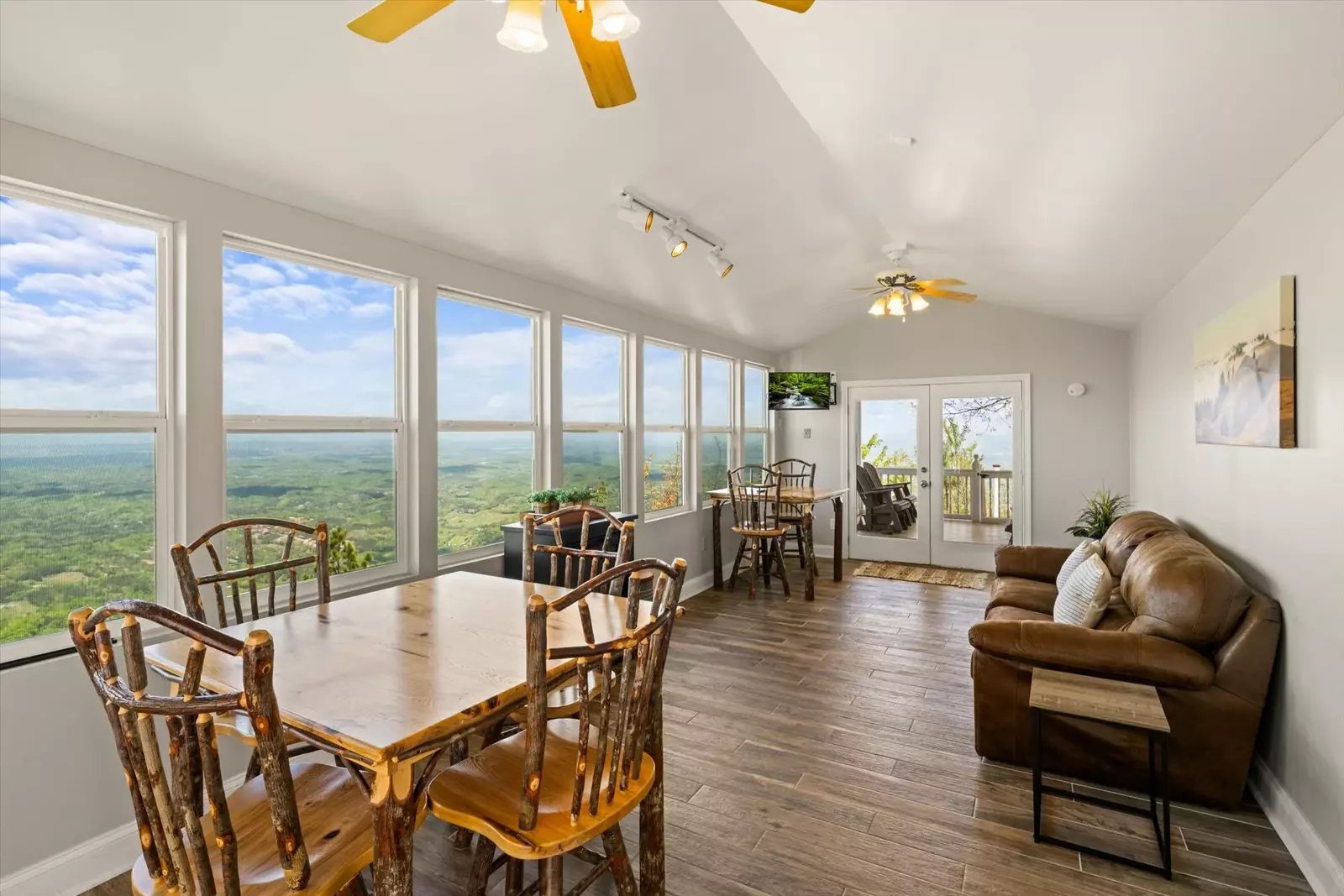 Cloud View Manor