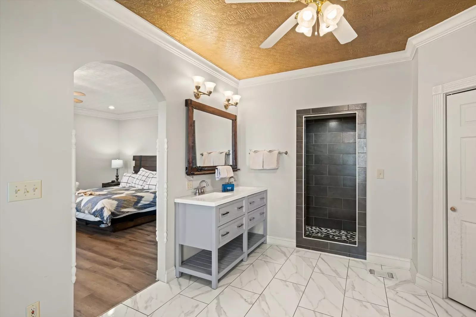 Cloud View Manor