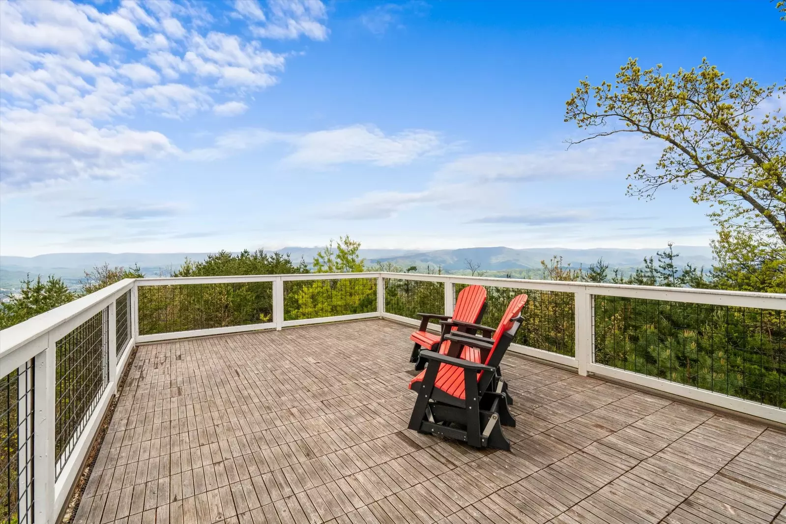 Cloud View Manor
