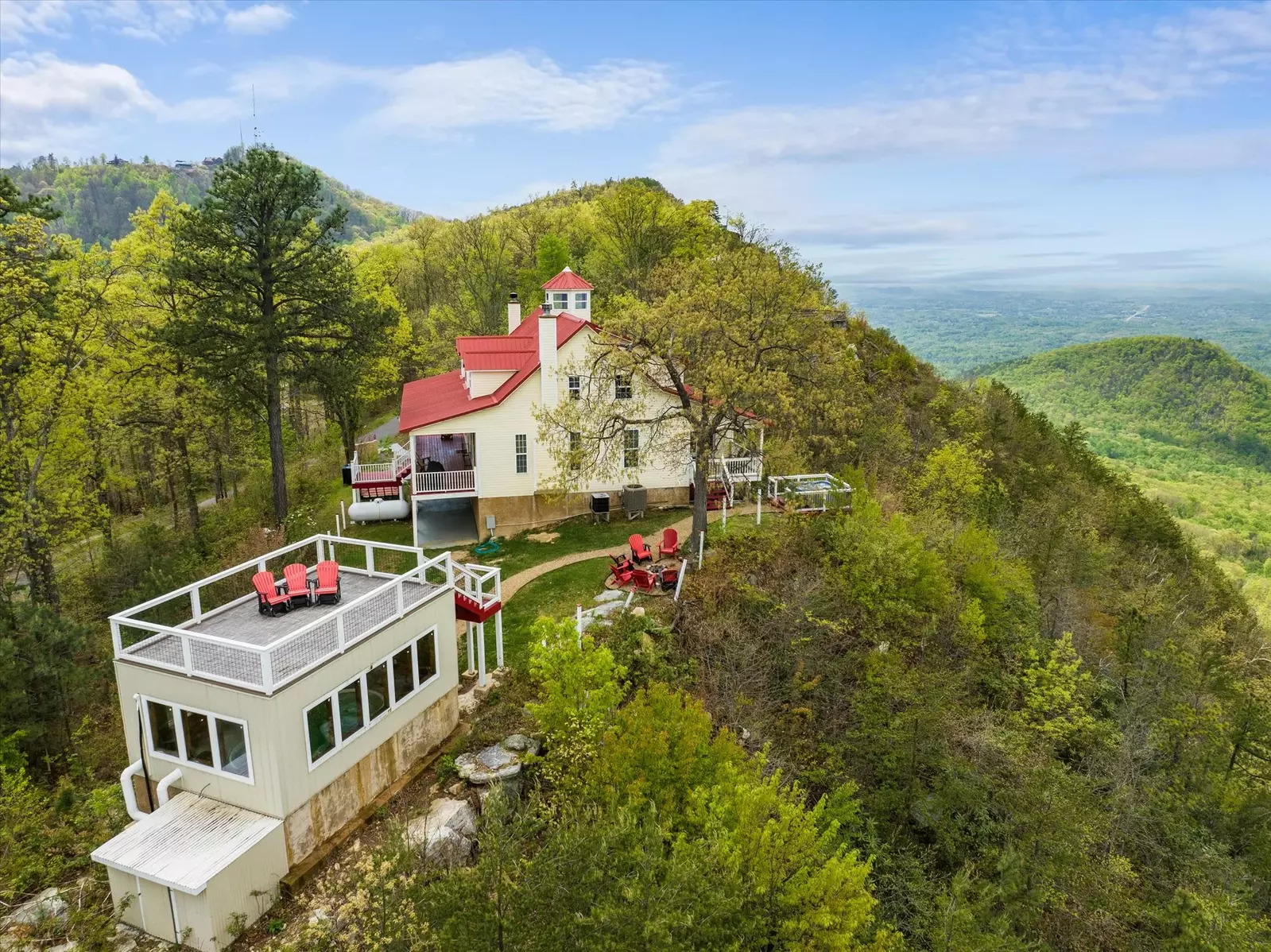 Cloud View Manor