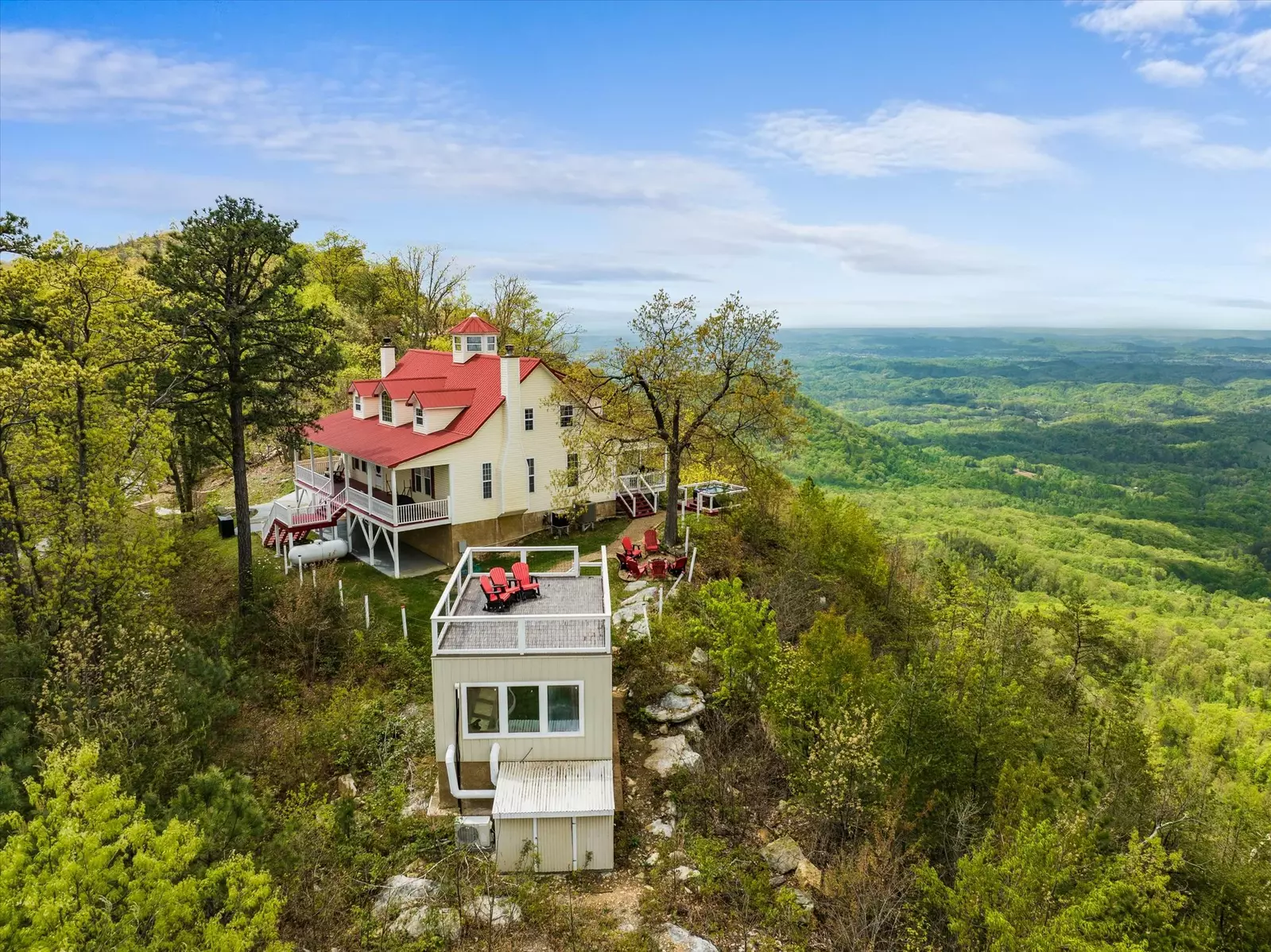 Cloud View Manor