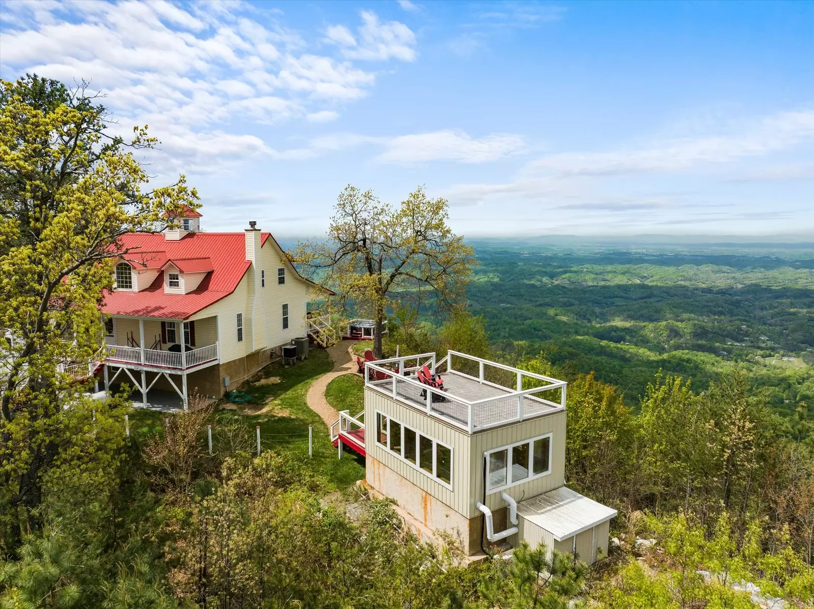 Cloud View Manor