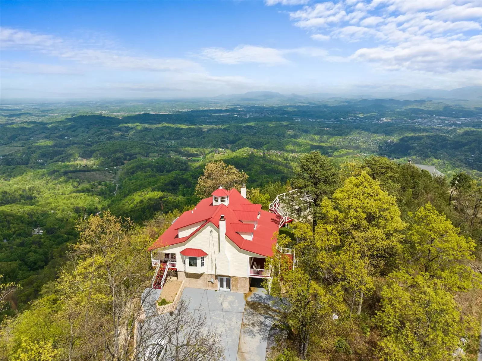 Cloud View Manor