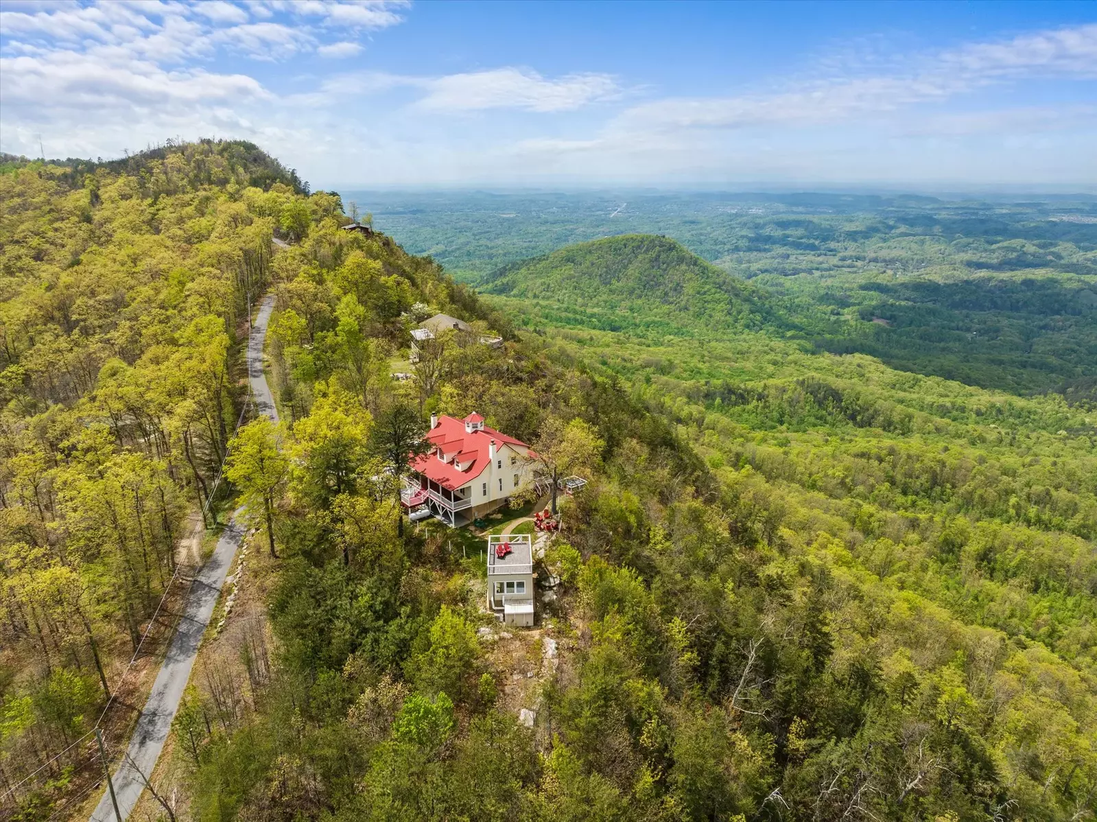 Cloud View Manor