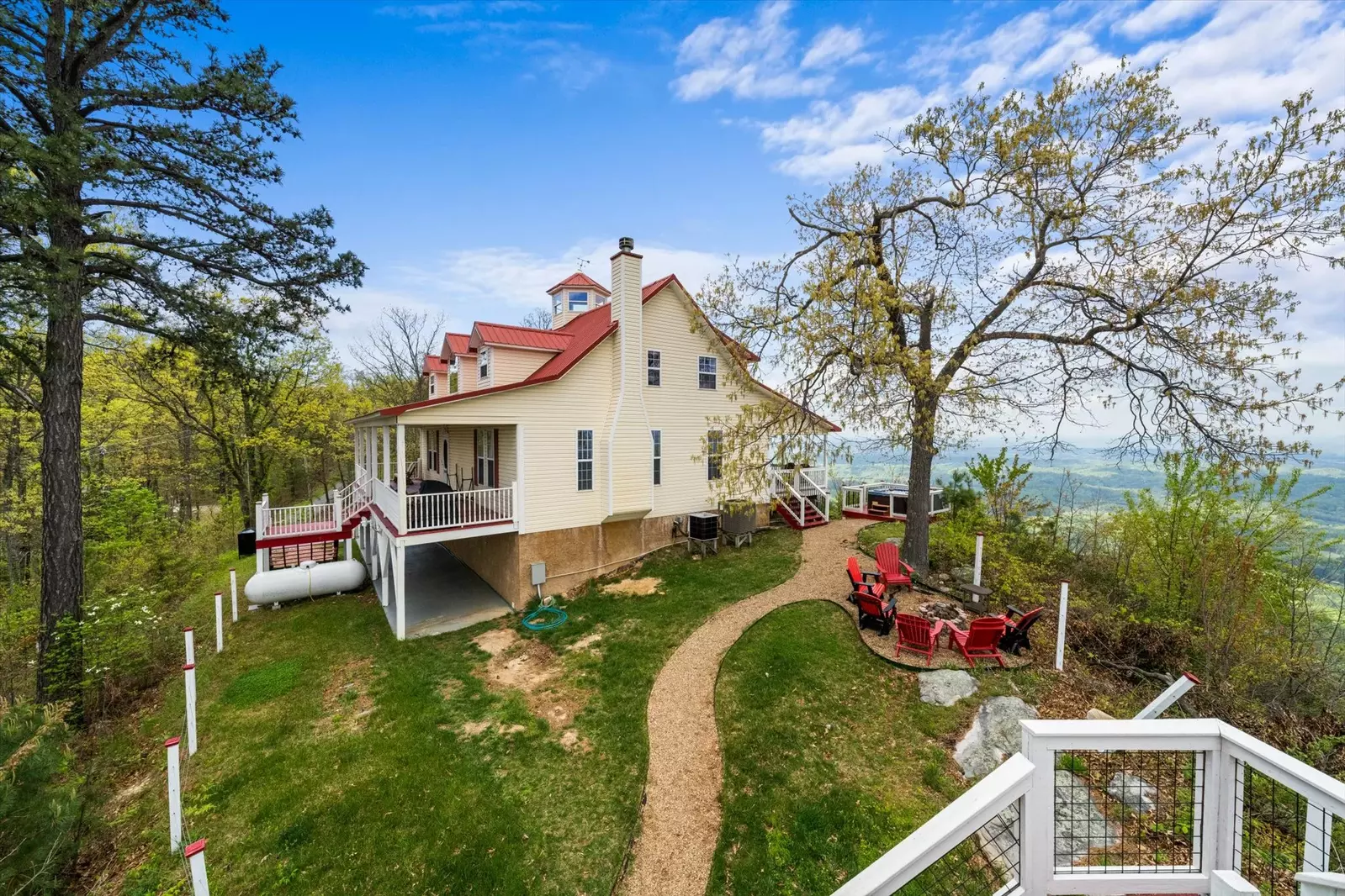 Cloud View Manor