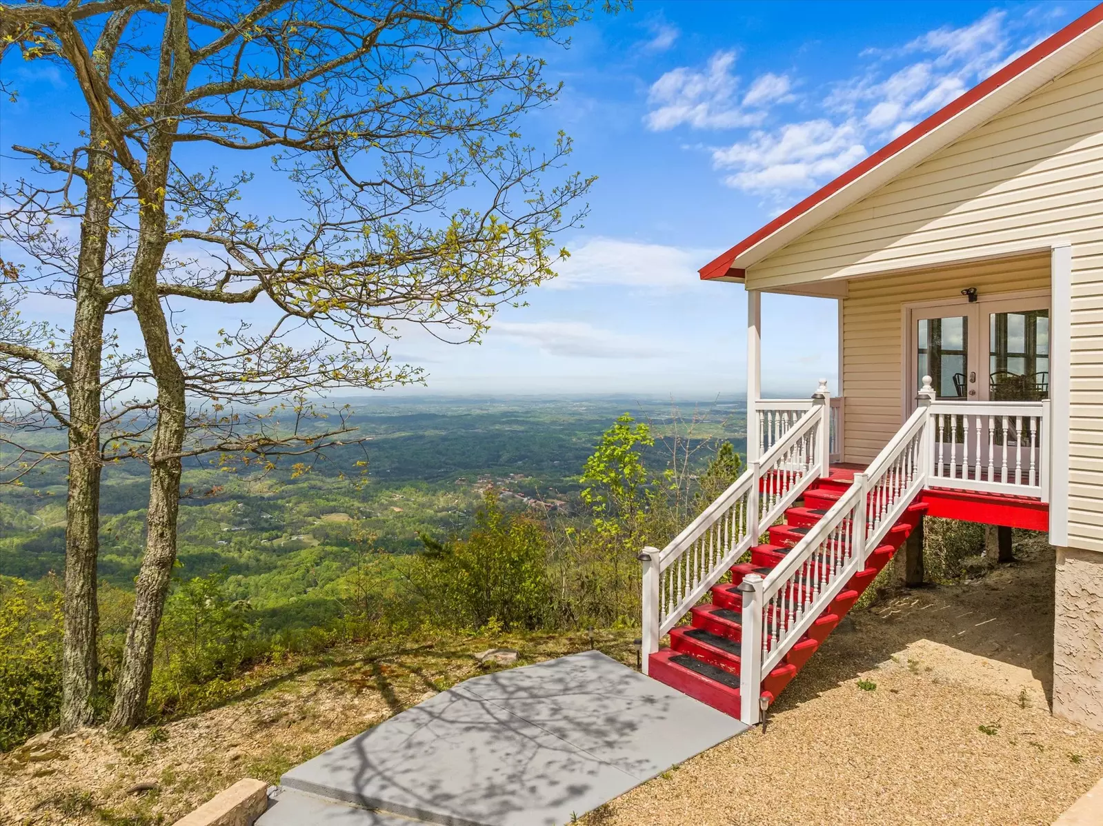Cloud View Manor
