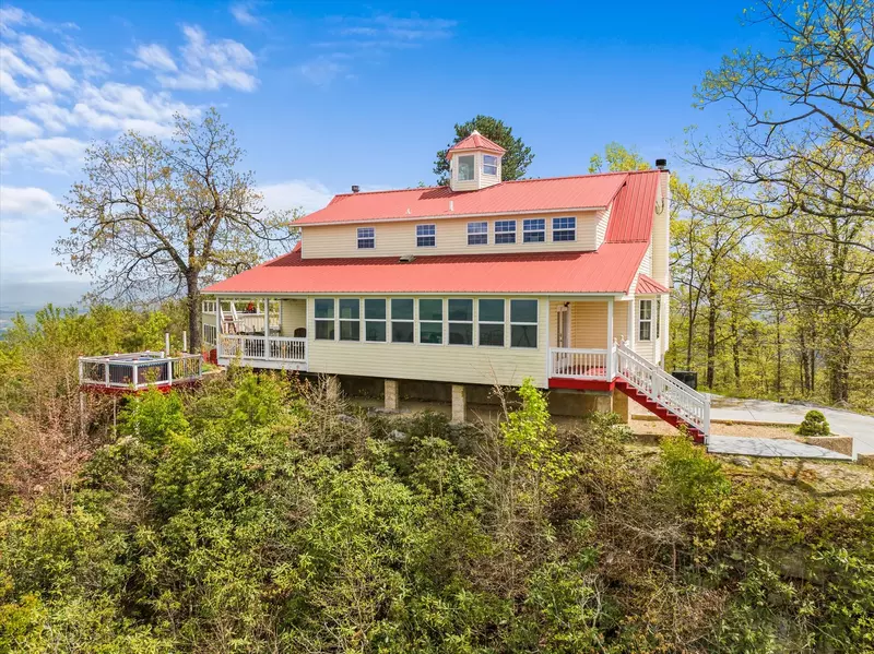 Cloud View Manor