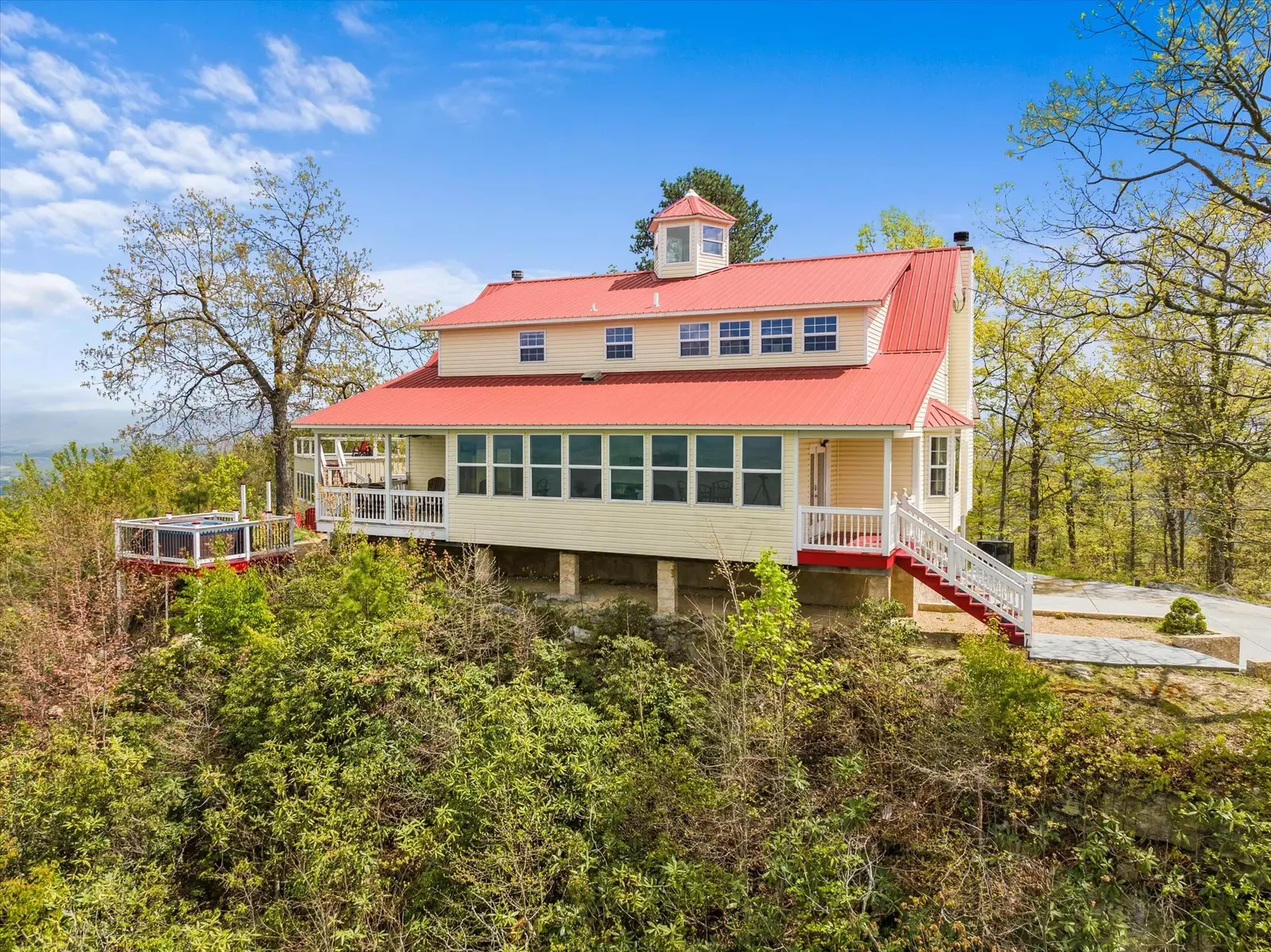 Cloud View Manor