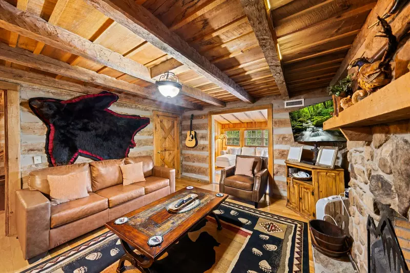 Huckleberry Inn