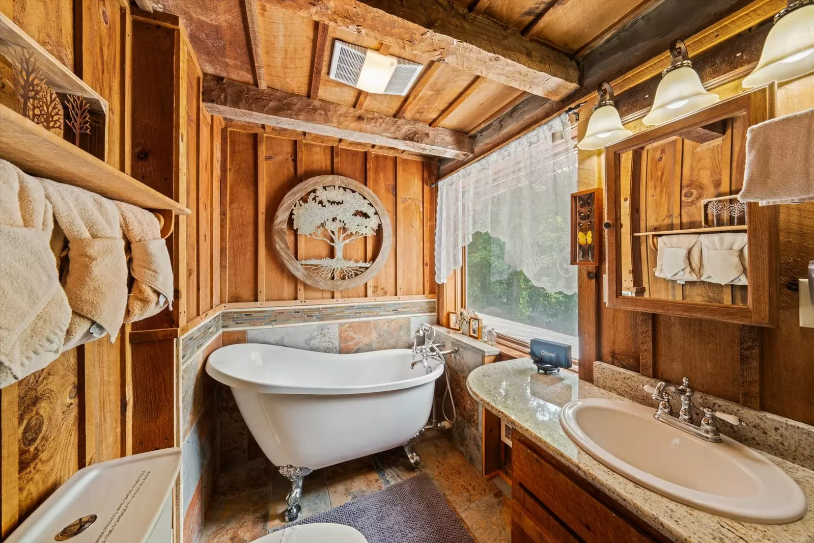 Huckleberry Inn