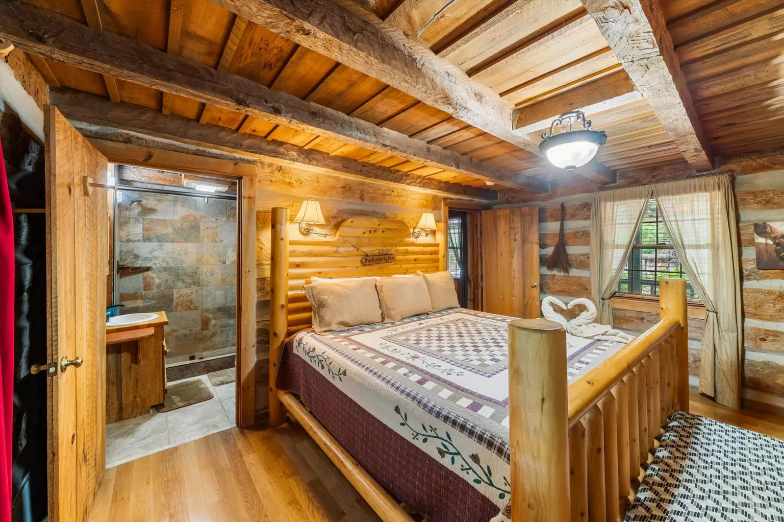 Huckleberry Inn