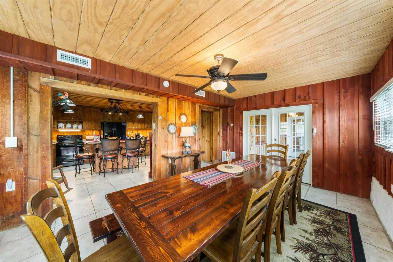 Huckleberry Inn