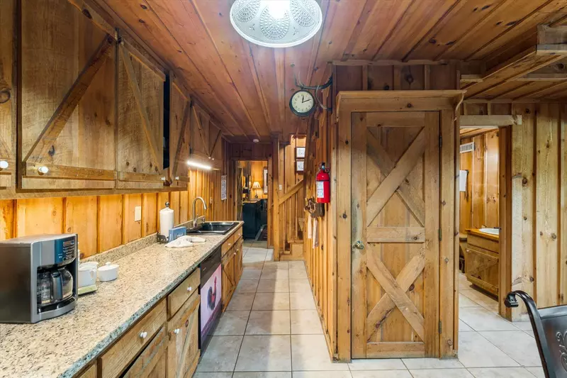 Huckleberry Inn