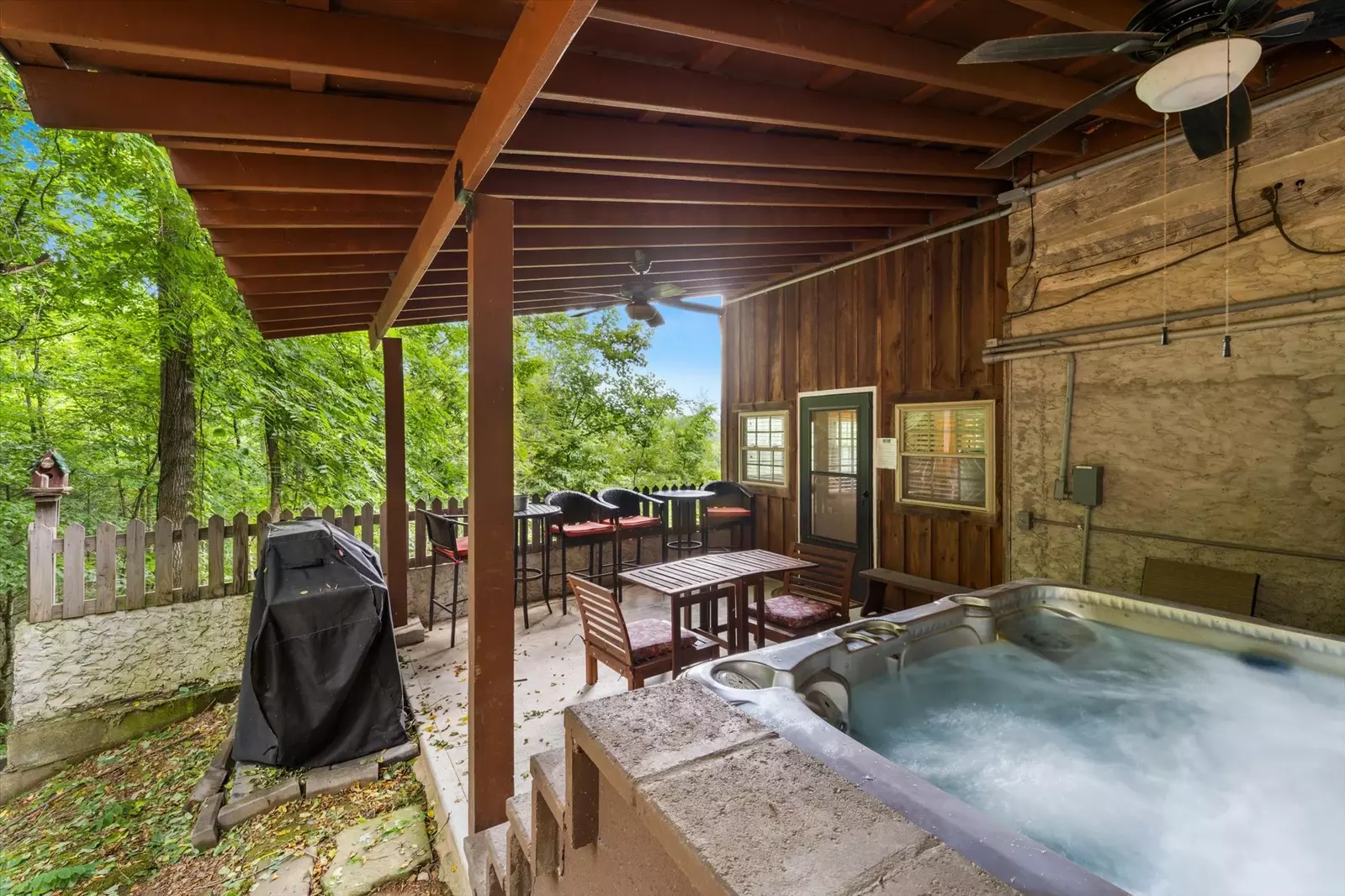Huckleberry Inn