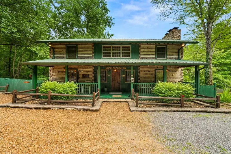 Huckleberry Inn