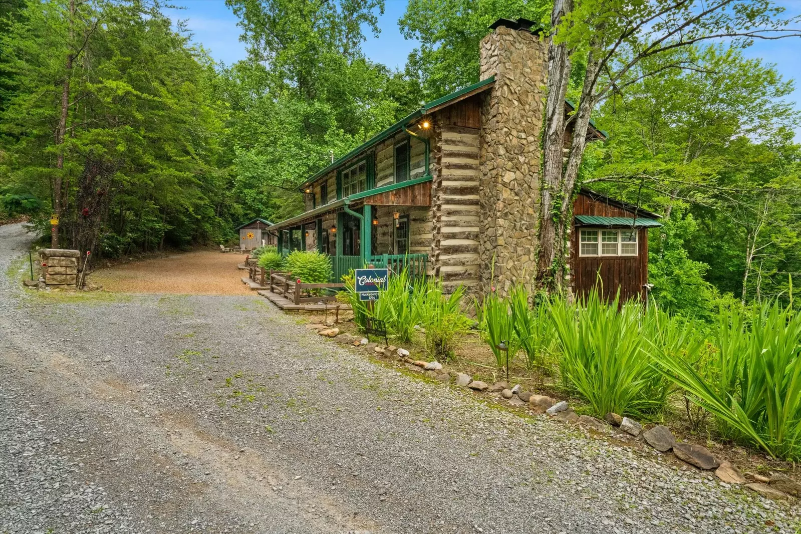 Huckleberry Inn