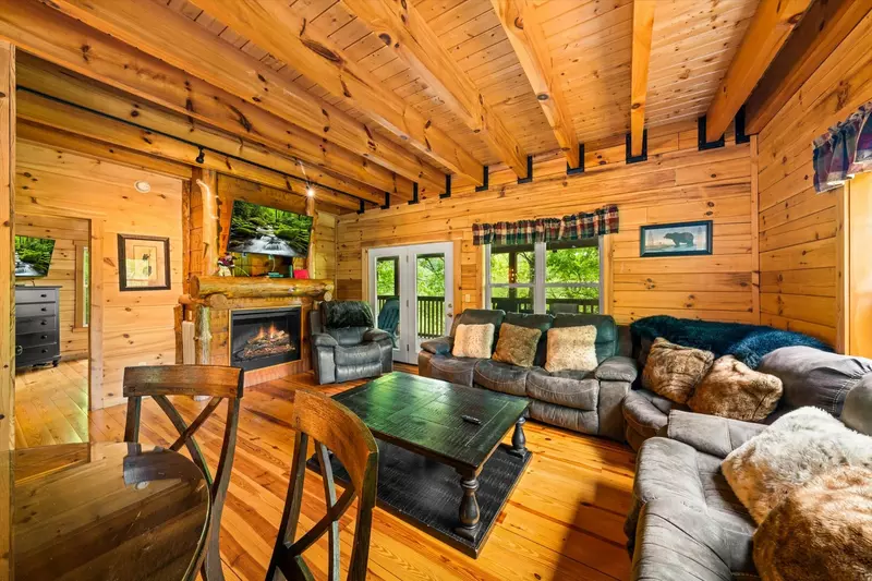 Keaton's Wild Animal Cabin