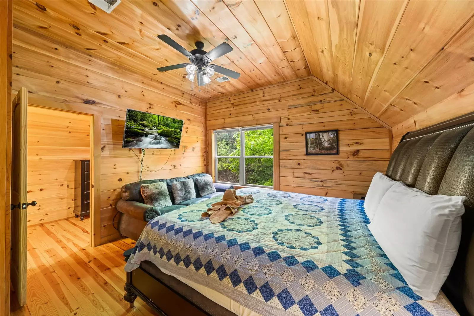 Keaton's Wild Animal Cabin