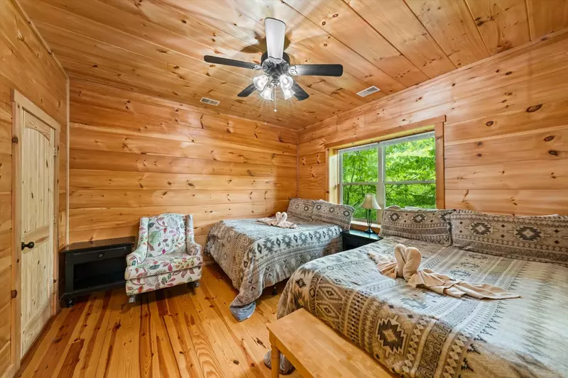 Keaton's Wild Animal Cabin