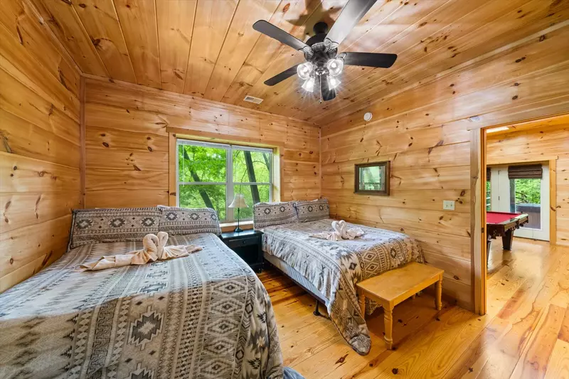 Keaton's Wild Animal Cabin