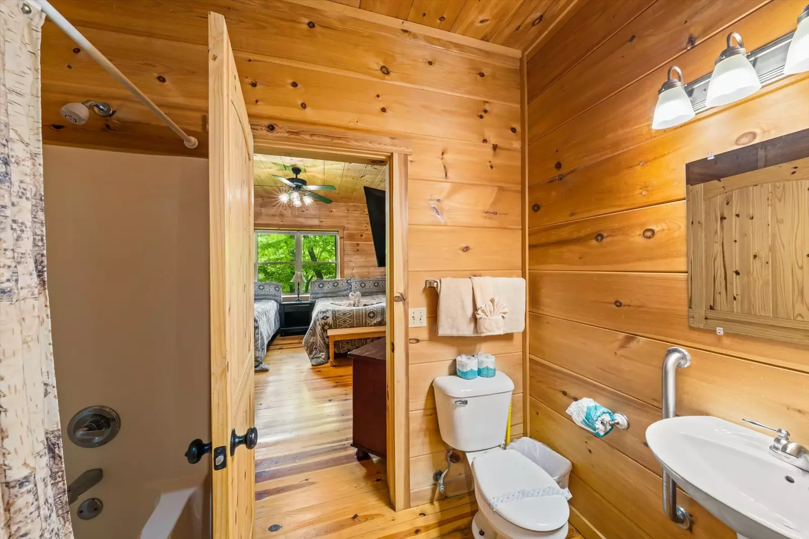 Keaton's Wild Animal Cabin
