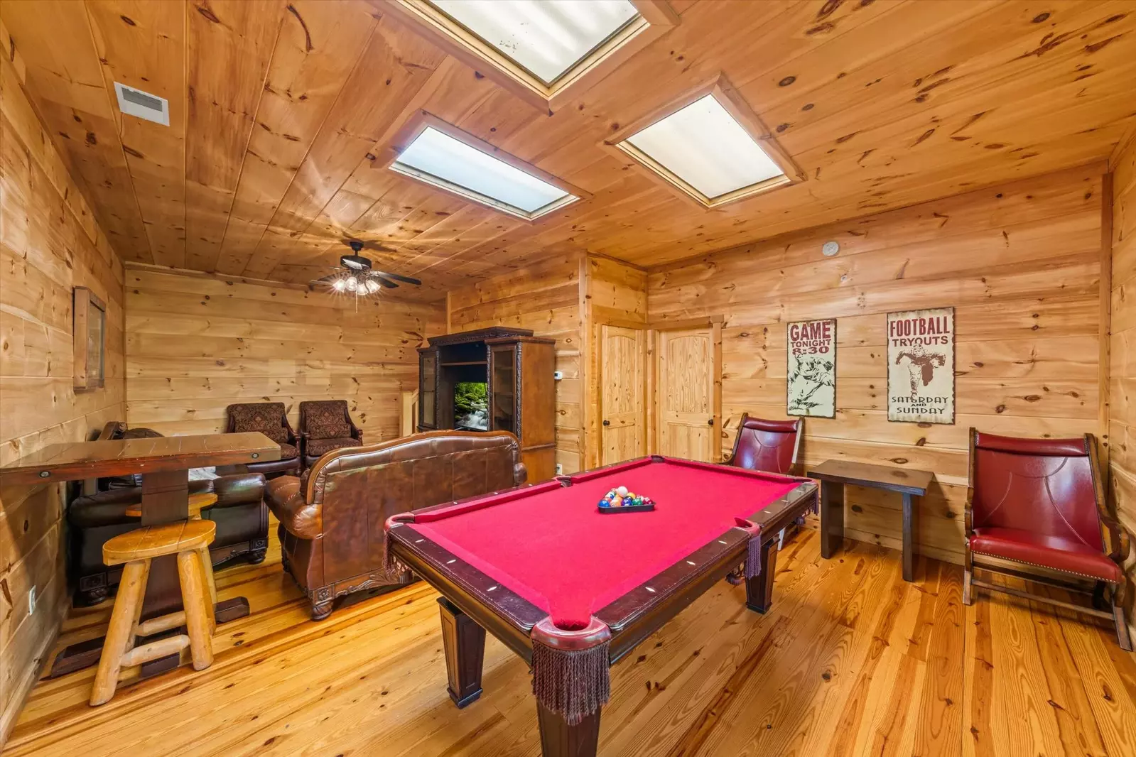 Keaton's Wild Animal Cabin