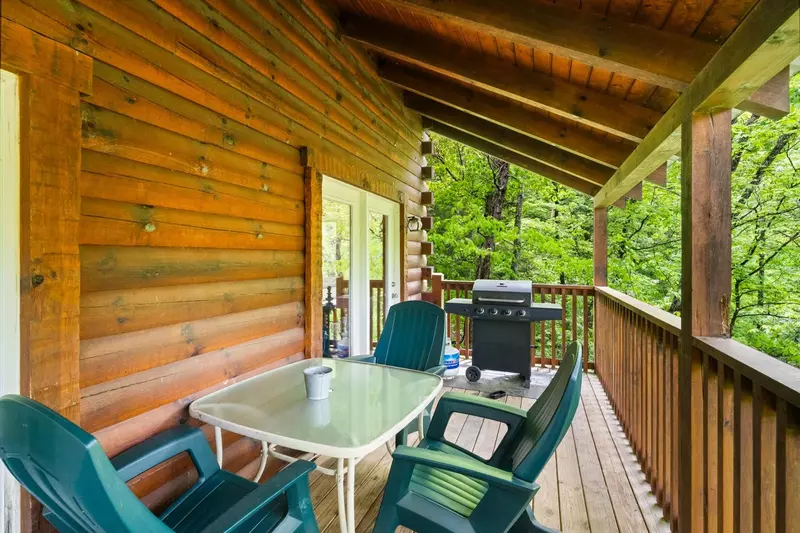 Keaton's Wild Animal Cabin