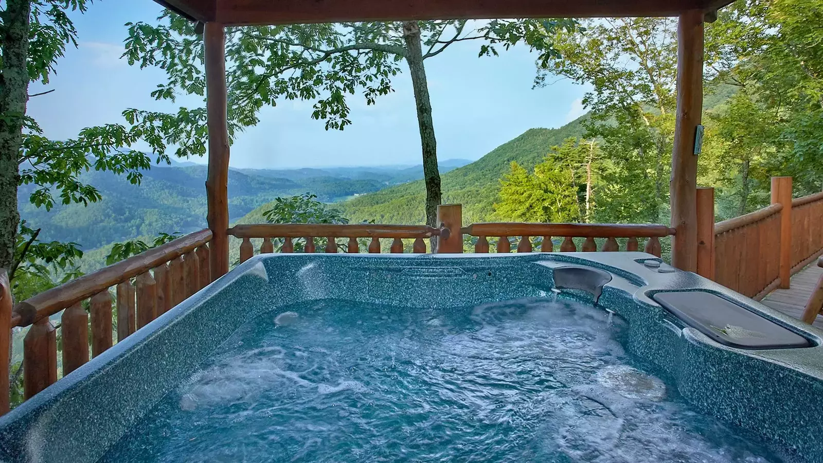  Hot tub